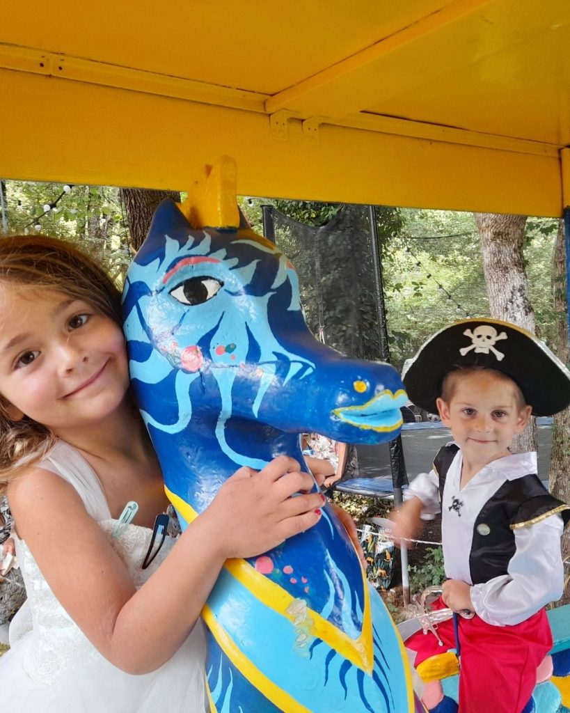 manege pour tout petit sur le theme de la mer